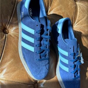 Adidas Men's Stadt Navy and Light Blue 8.5 Men’s/ 10 Women